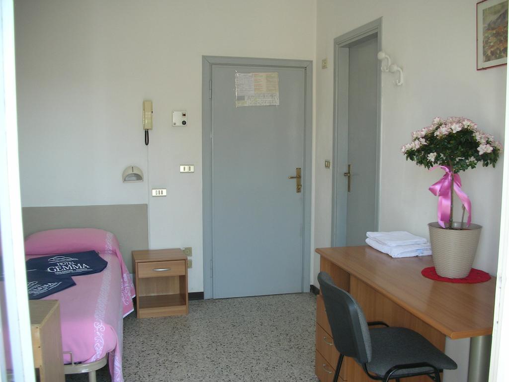Hotel Gemma Римини Номер фото