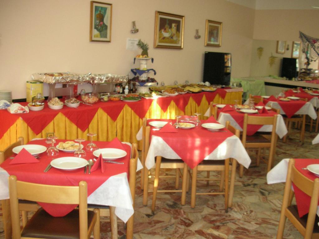 Hotel Gemma Римини Экстерьер фото