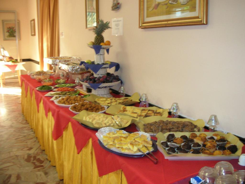 Hotel Gemma Римини Экстерьер фото