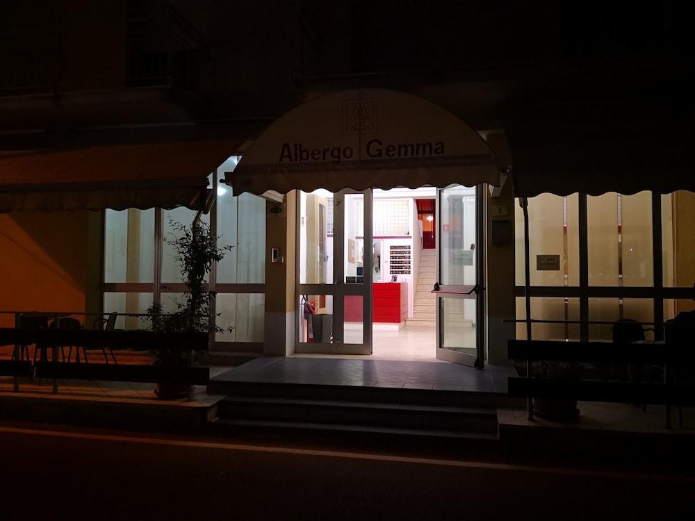Hotel Gemma Римини Экстерьер фото