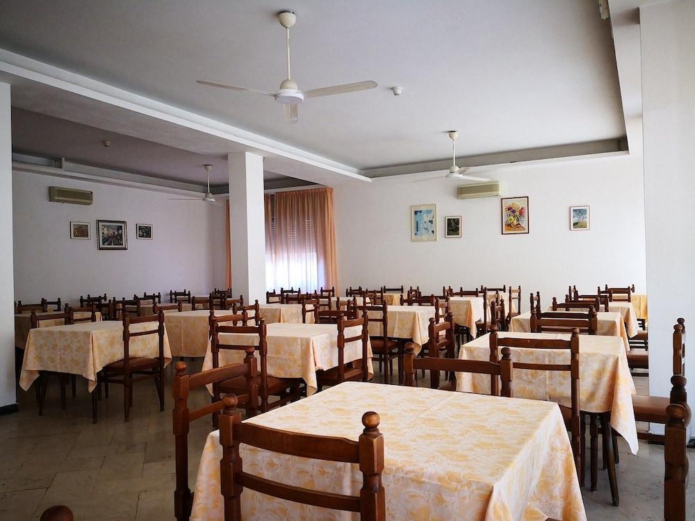 Hotel Gemma Римини Экстерьер фото