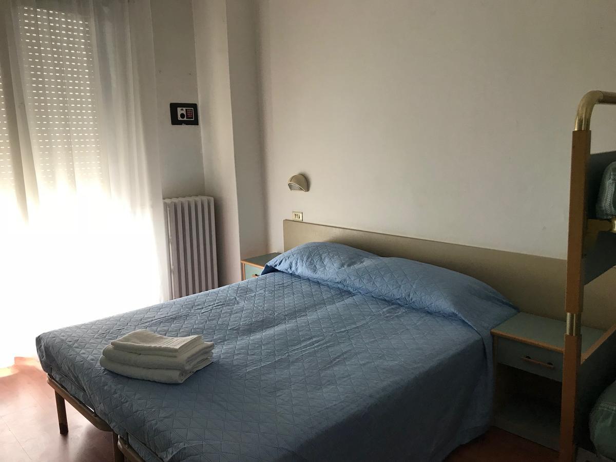 Hotel Gemma Римини Экстерьер фото